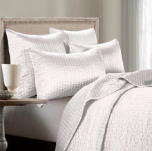 Load image into Gallery viewer, Satin Channel Quilt Set