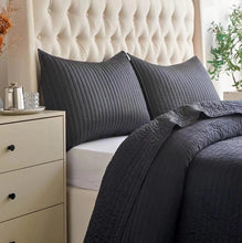 Load image into Gallery viewer, Satin Channel Quilt Set