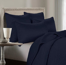 Load image into Gallery viewer, Satin Channel Quilt Set