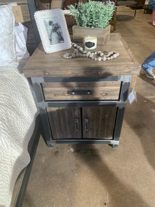 Big Sugar Single Drawer Nightstand with Doors