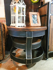 Bolero End Table w/ shelf & casters