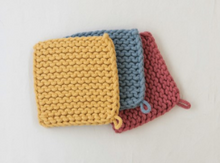 Load image into Gallery viewer, Square Cotton Crocheted Pot Holder
