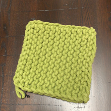 Load image into Gallery viewer, Cotton Crocheted Pot Holder
