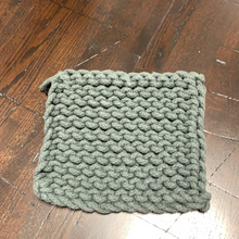 Load image into Gallery viewer, Cotton Crocheted Pot Holder
